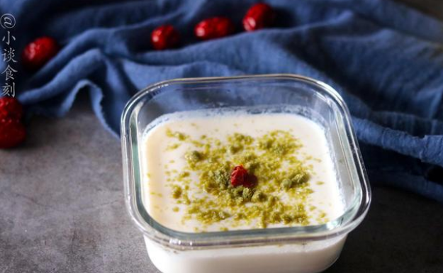 家里有牛奶的，教你做一道“宮廷小吃”，軟嫩鮮甜，孩子特別愛(ài)吃